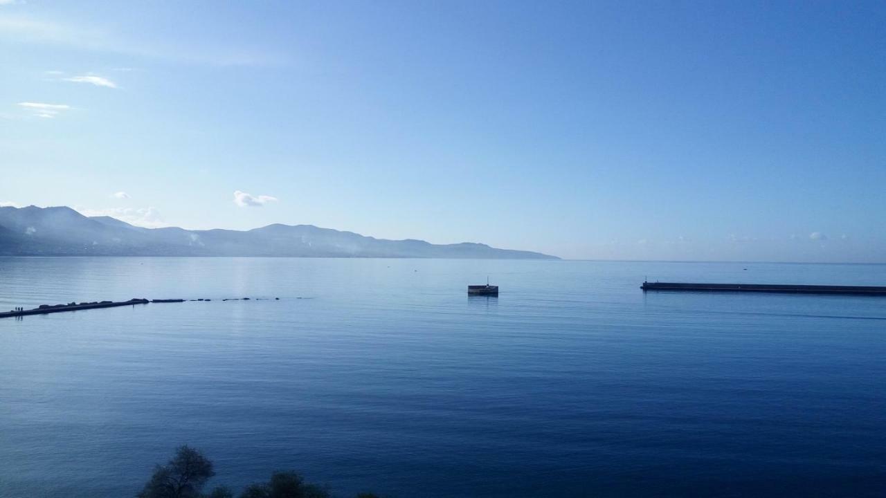 Seafront Penthouse Leo Apartment Kalamata Ngoại thất bức ảnh